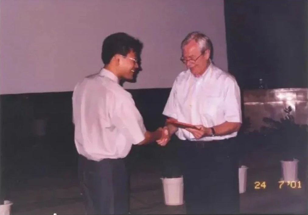 马琰铭院士: 漫漫求知路  耿耿育人情