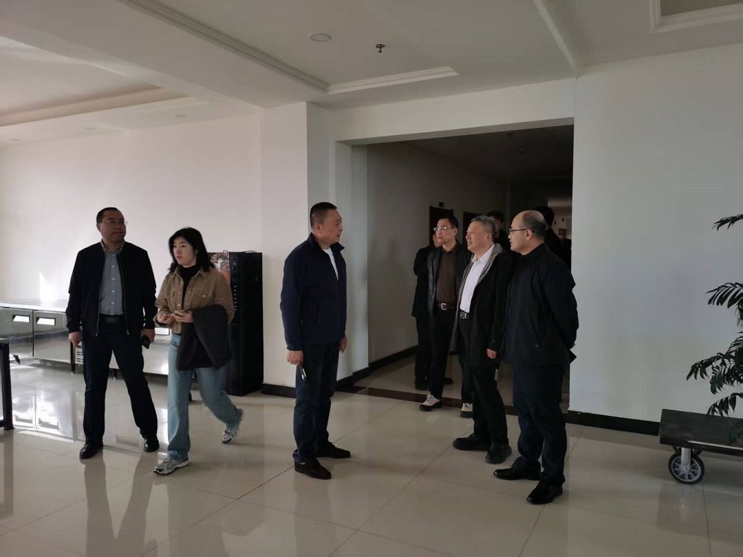 吉林化工学院一行考察创新人才科技产业孵化基地
